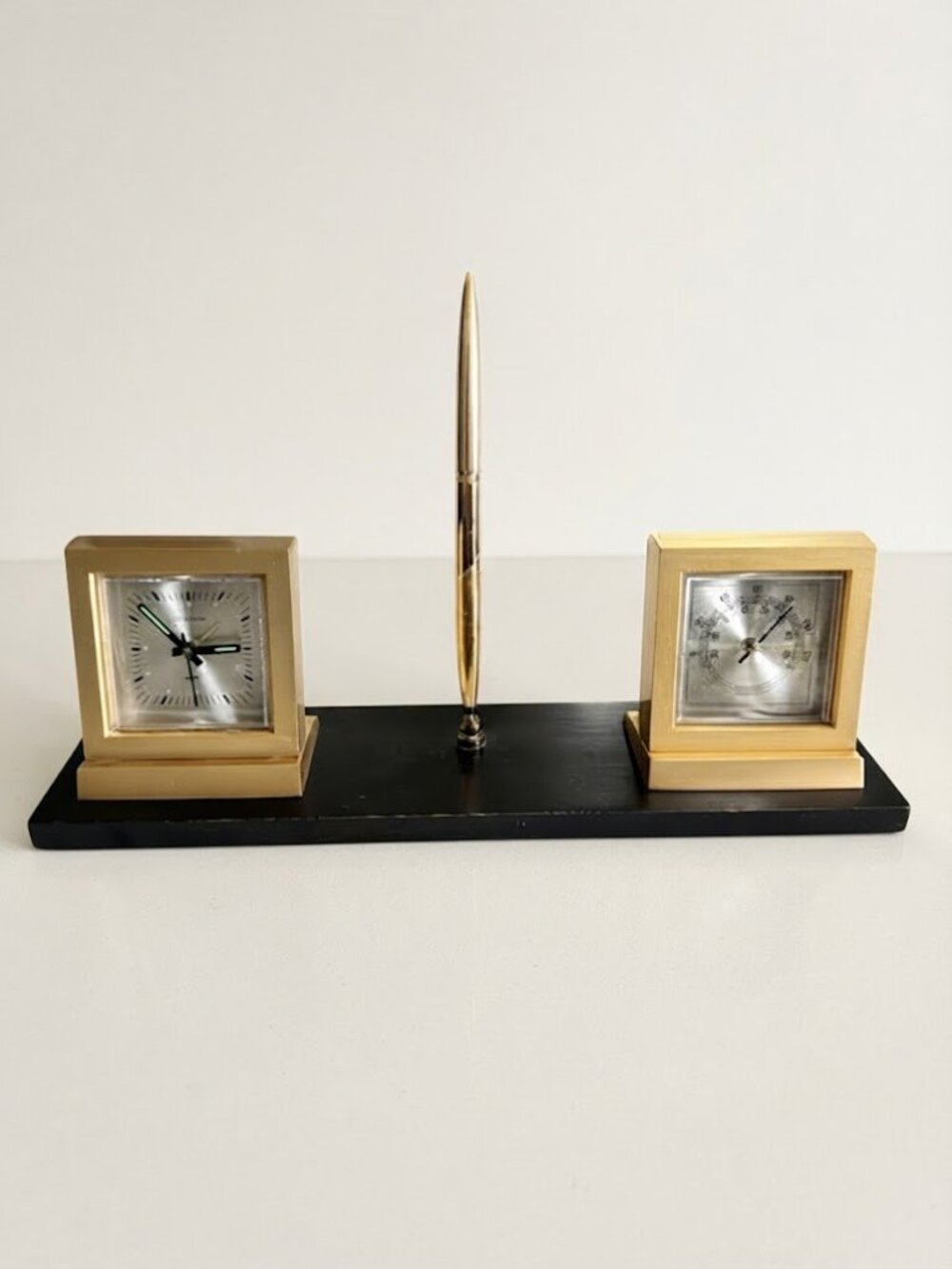 VTG Bulova Quartz Desk Clock Thermometer Pen Set Gold Tone Executive Desk Set